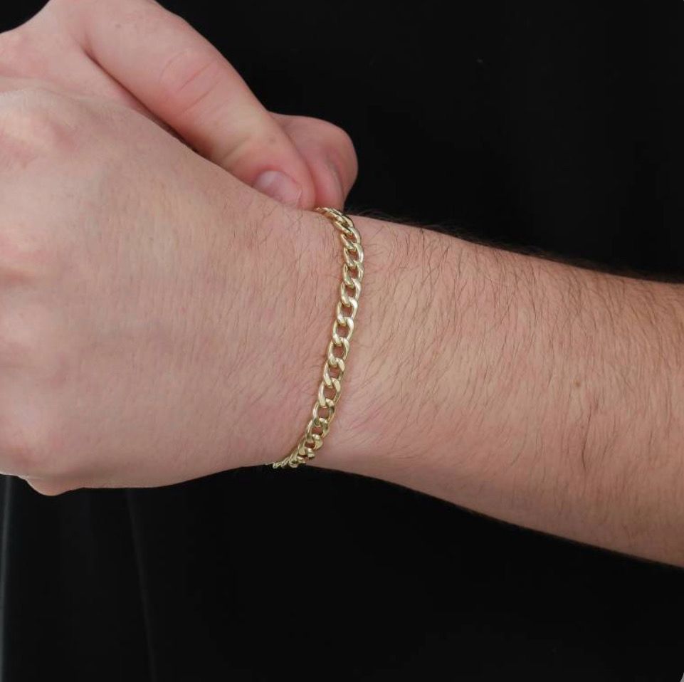 Men’s 18K Gold Elongated Curb Bracelet